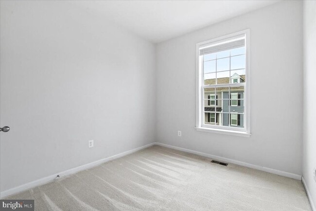 Building Photo - 309 Spring Bank Way