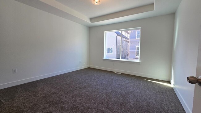 Building Photo - 1005 N 3620 W