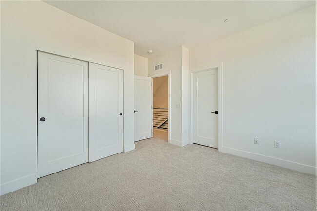 Building Photo - 2663 Nicholas Wy