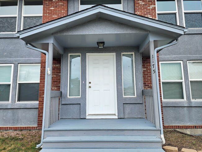 Primary Photo - 1175 Goodview Ct