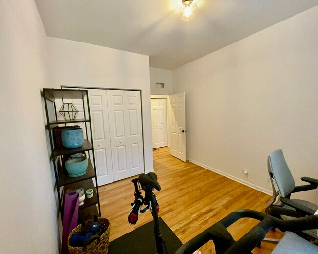 Building Photo - 4018 N Mozart St