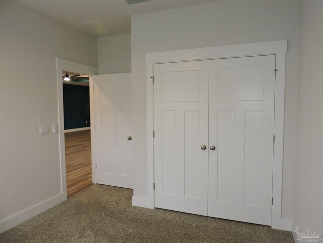 Building Photo - 10696 Davenport Lp