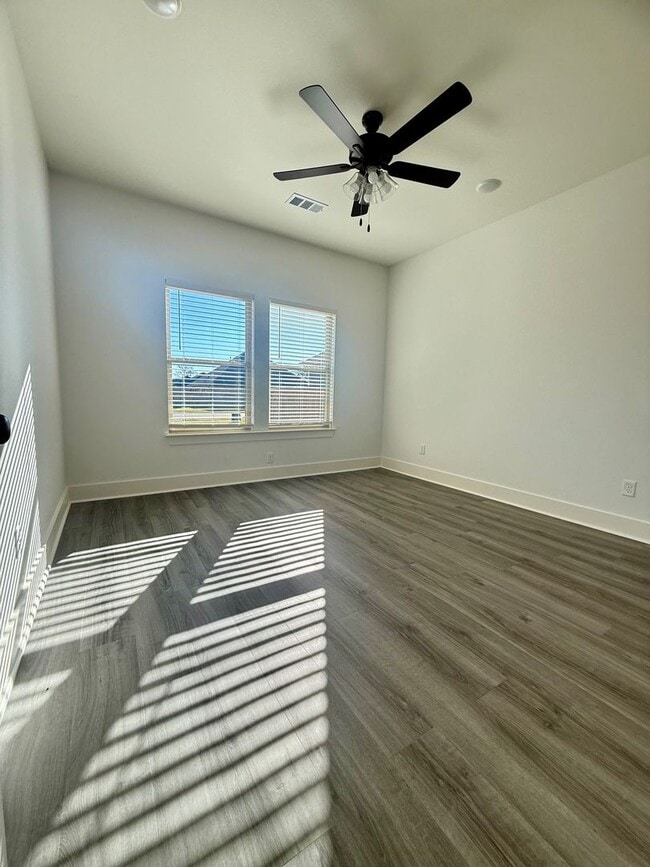 Building Photo - 4005 Doler Cv