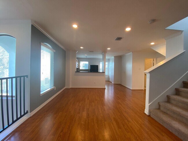 Building Photo - 3710 Sherwood Ln