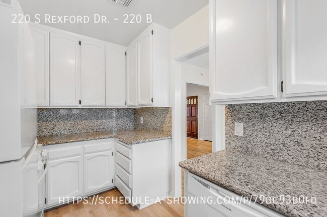 Building Photo - 220 Rexford Dr