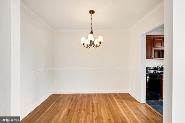 Building Photo - 922 S Washington St