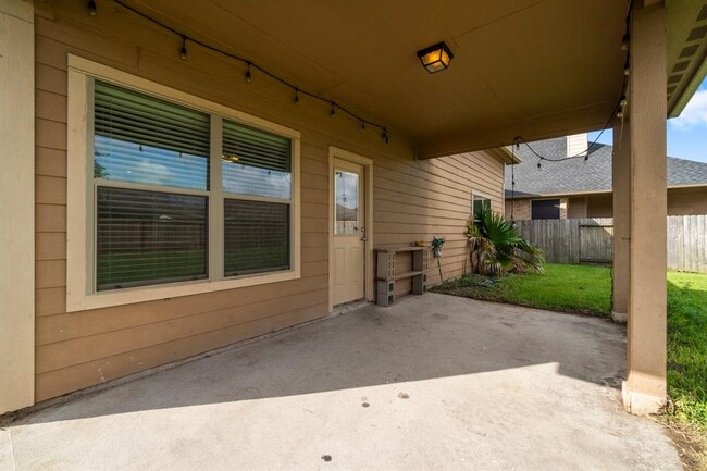 Building Photo - 2827 Lockeridge Oaks Dr