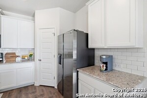 Building Photo - 9513 Bicknell Sedge