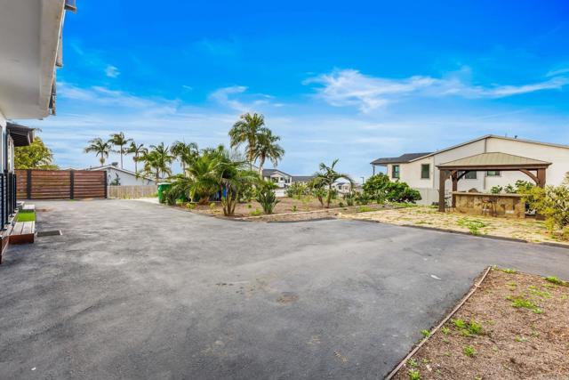 Building Photo - 1525 Laurel Rd