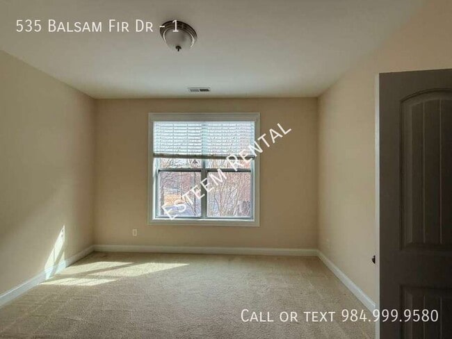 Building Photo - 535 Balsam Fir Dr