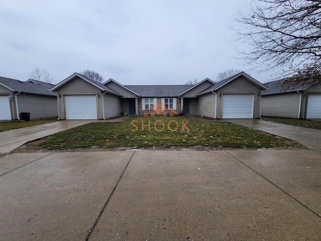 Building Photo - 2817/2819 Plaza Ln