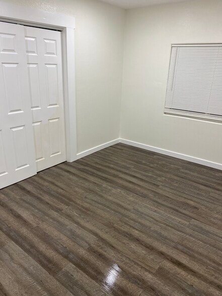 Building Photo - 1539 E Young St