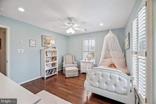 Building Photo - 6603 Forsythia St