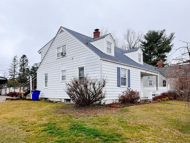 Building Photo - 512 Fairview Ave