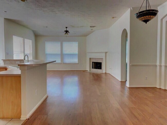 Building Photo - 18207 Linden Forest Ln