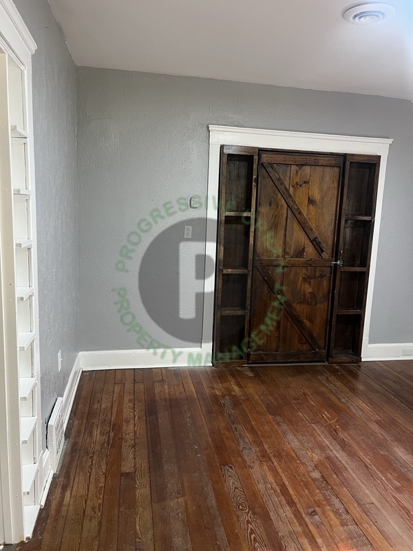 Building Photo - 3586 W 47th St