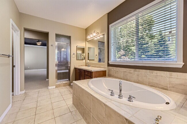 Building Photo - Five Bedroom Executive Home in the Desirable Firelight Subdivision of Highlands Ranch