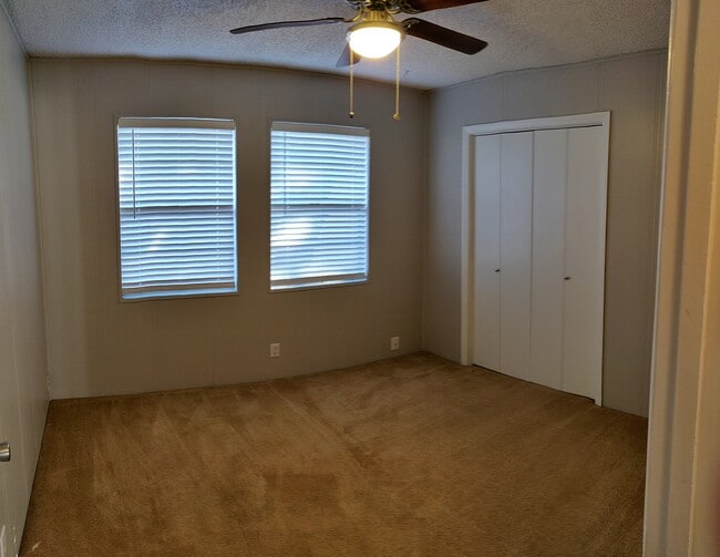 Building Photo - 4806 Lindale Dr