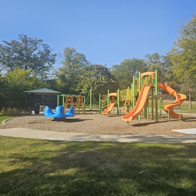 Building Photo - 8440 W 95th St