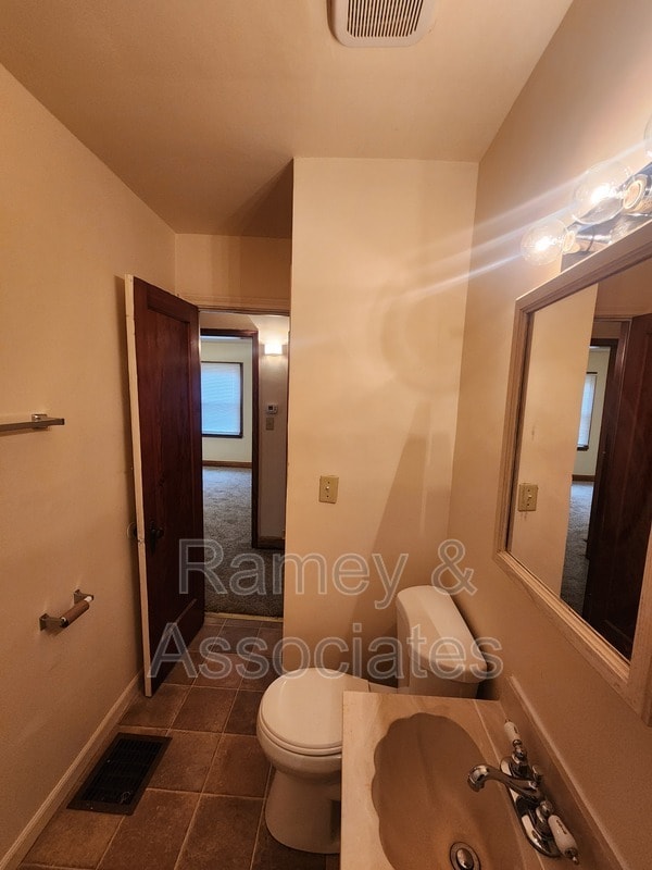 Building Photo - 1108 Hathaway Ave