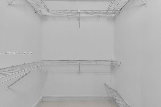 Building Photo - 9532 SW 154th Pl