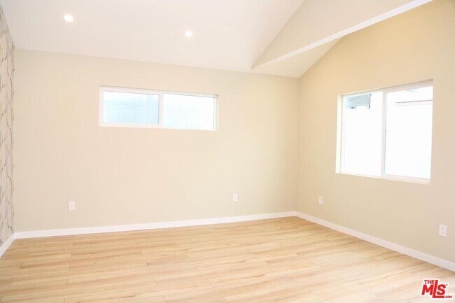 Building Photo - 8235 Alcove Ave