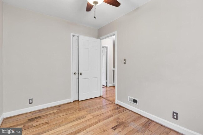 Building Photo - 3011 S Buchanan St