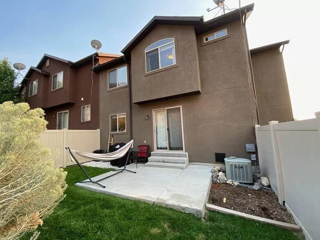 Building Photo - 10576 N Sage Vista Ln