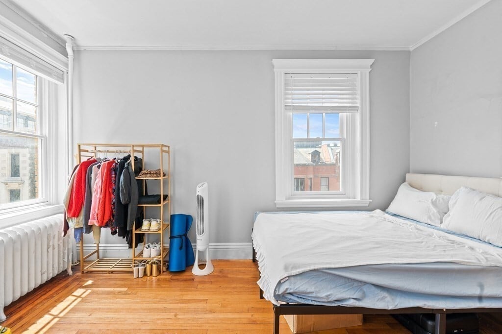 Building Photo - 282 Newbury St