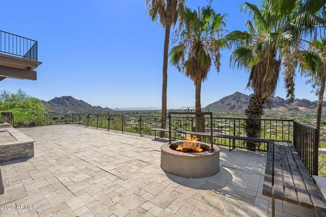 Building Photo - 6900 N Highlands Dr
