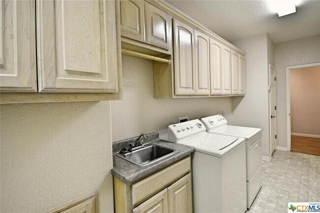 Building Photo - 2725 Diamond Trail