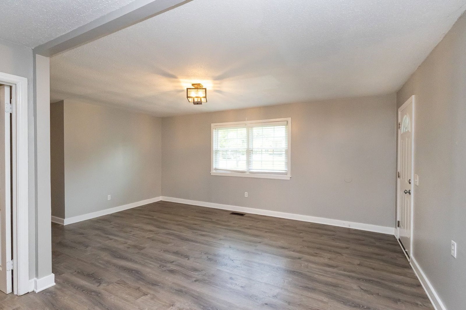 Building Photo - 1635 Dogwood Dr