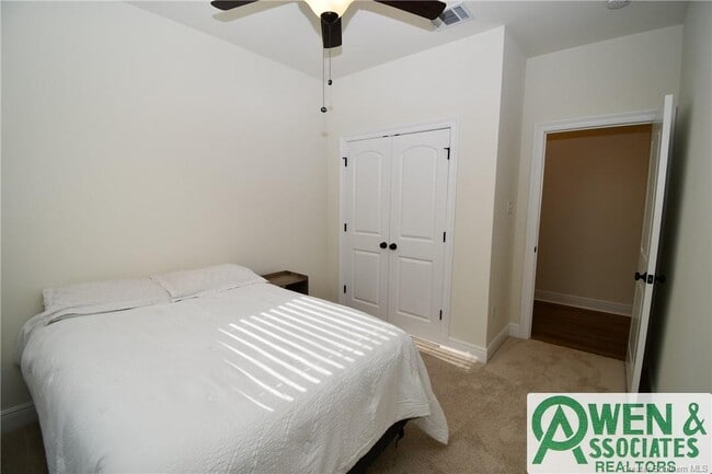 Building Photo - 3299 Fairwood Ln