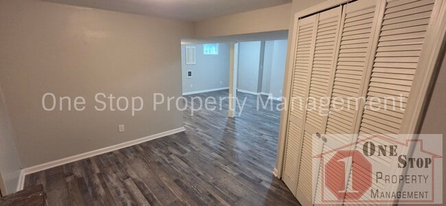 Building Photo - Charming 3 Bedroom, 2 Bathroom, 2 Car Garage Home in Parkville