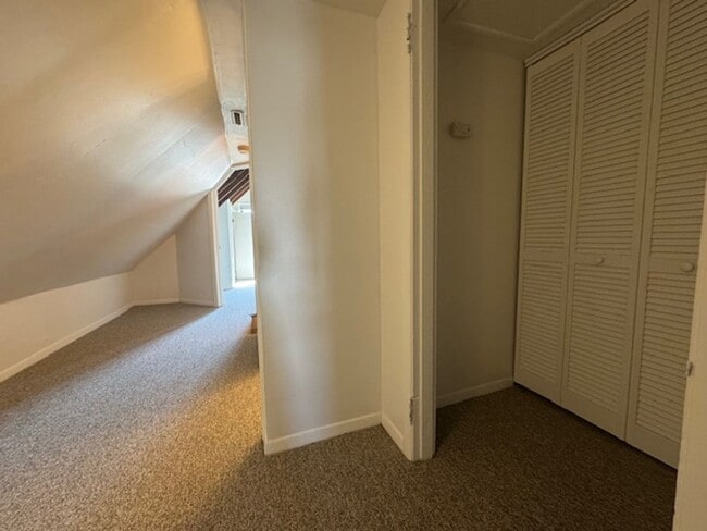 Building Photo - 941-943 St. James Street