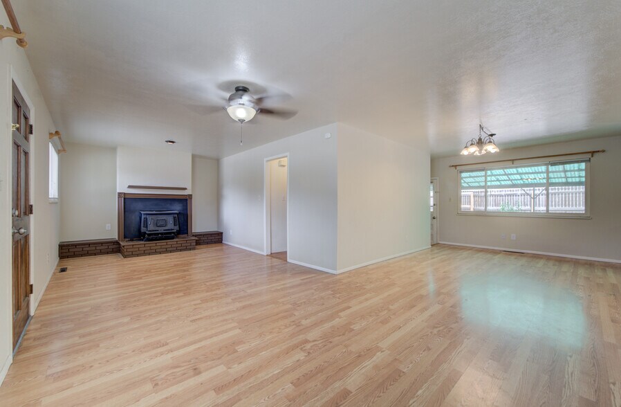 Building Photo - 4415 Mallow Rd