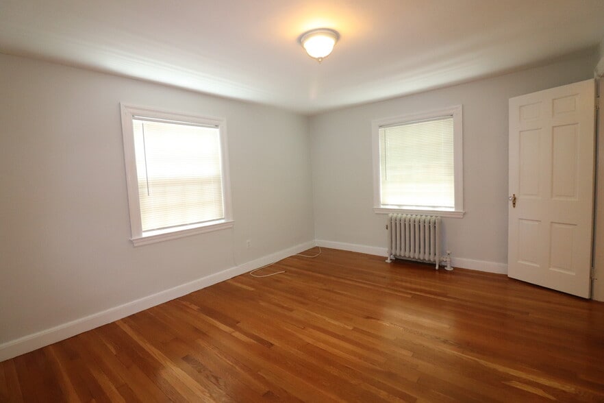 Building Photo - 72 Summit Ave