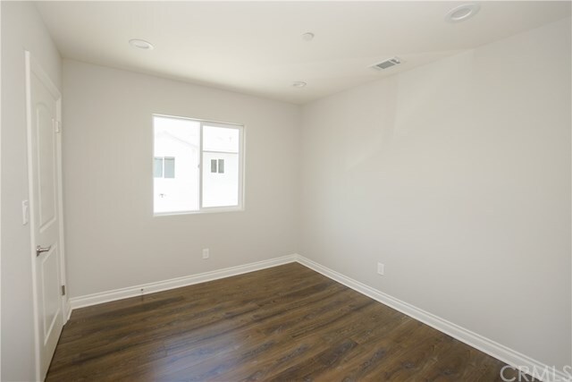 Building Photo - 1231 E 45th St