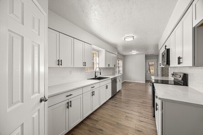 Building Photo - 2907 Boulder Creek Dr