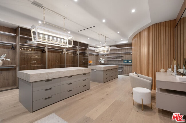 Building Photo - 1033 Somera Rd