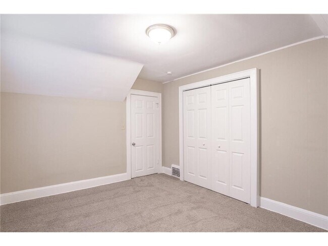 Building Photo - 3547 N Girard Ave