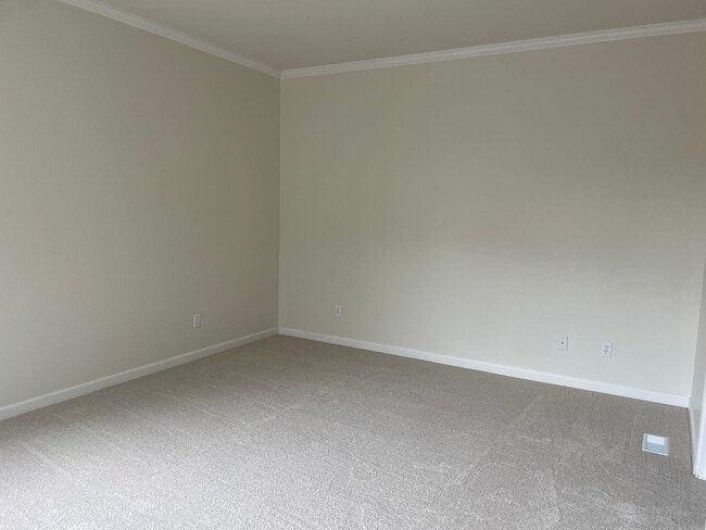 Building Photo - Lovely Home in Holmes Harbor with a Short Term Lease!