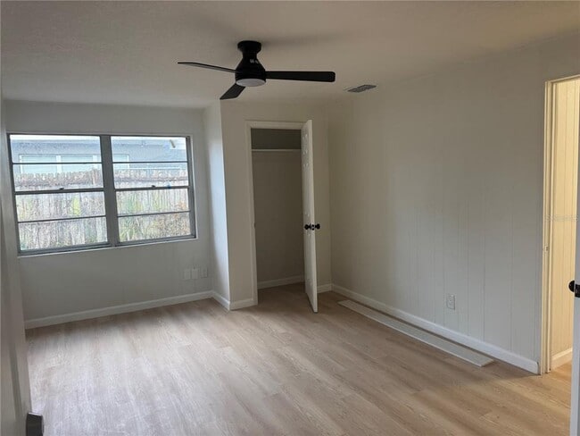 Building Photo - 2580 Euston Rd