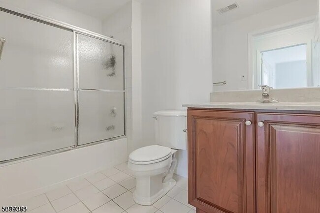 Building Photo - 75 Swing Bridge Ln