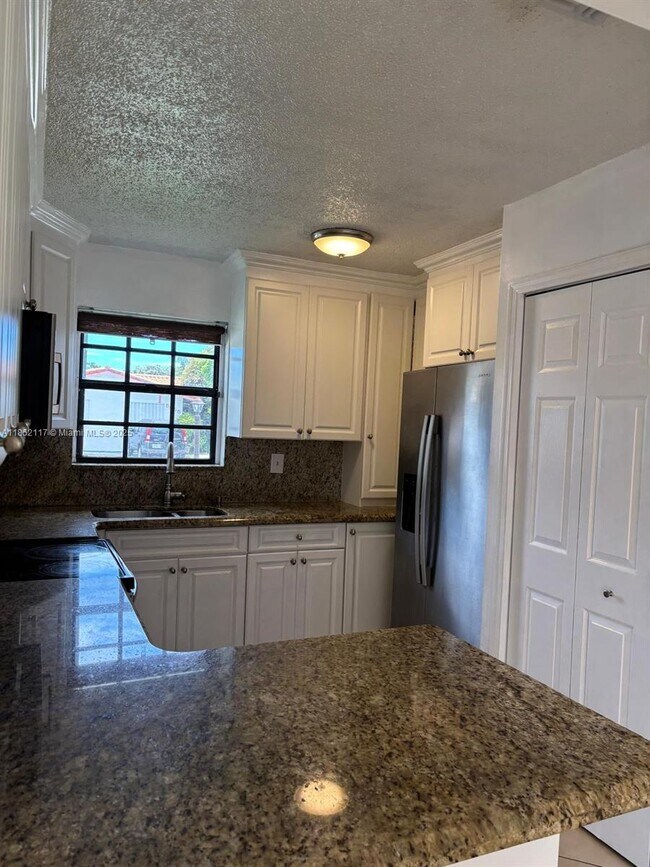 Building Photo - 5656 SW 149th Pl
