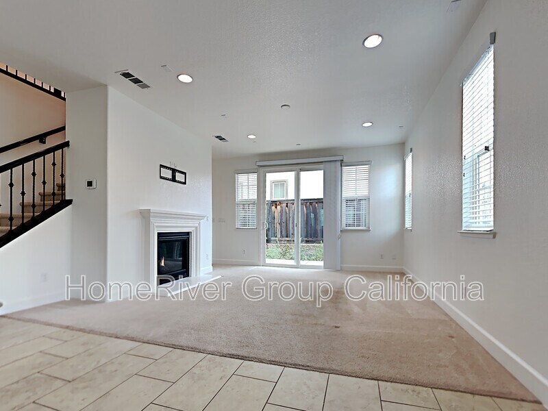 Building Photo - 843 Blossom Rock Ln