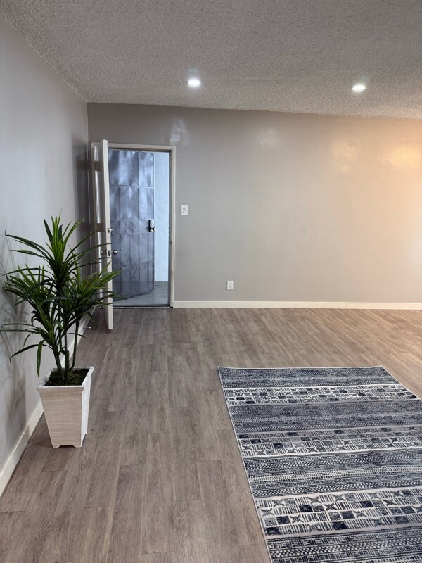 Building Photo - 3337 S Durango Ave