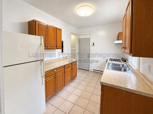 Building Photo - 525 Minor