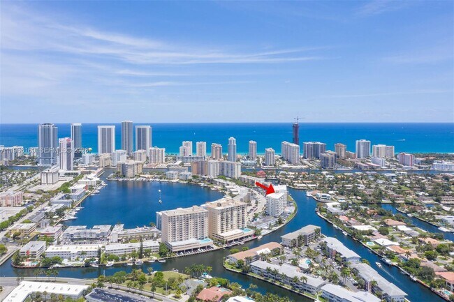 Building Photo - 401 Golden Isles Dr