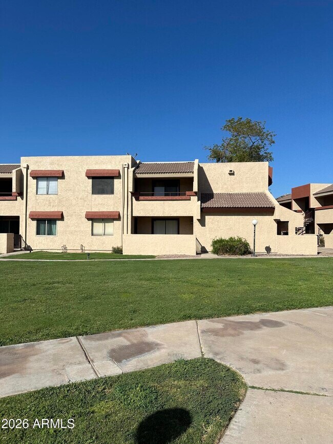 Building Photo - 10828 N Biltmore Dr